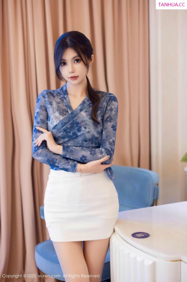 綺裡嘉 绮里嘉 [XiuRen]高清写真图 2025.02.14 No.9884 绮里嘉ula 丝袜美腿第8张图片